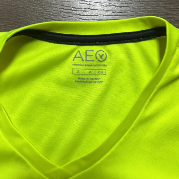 American eagle v neck dry fit shirt - Picture 2 of 3